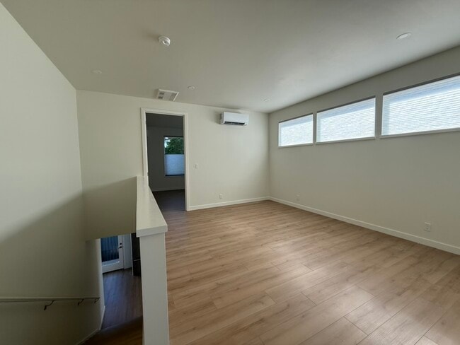 Photo - 2212 Emerson Dr