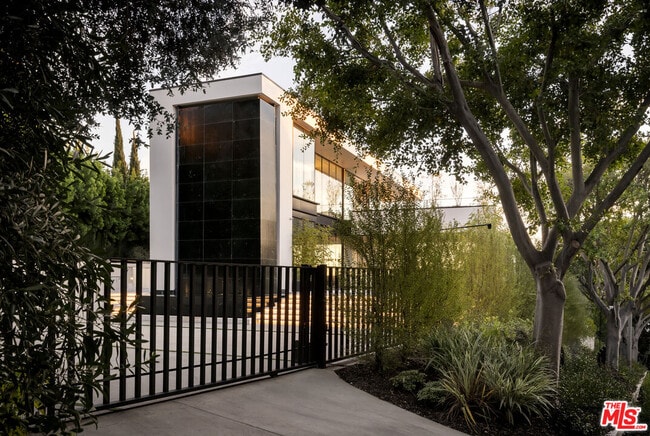 Photo - 1210 Laurel Way