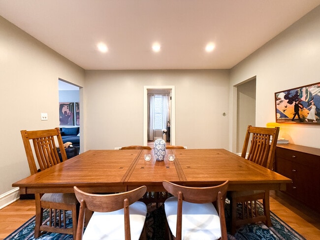 Photo - 3008 W George St Unidad 2