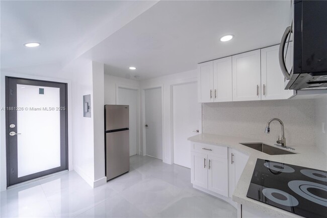 Photo - 1847 NW 18th Ave Unidad 2