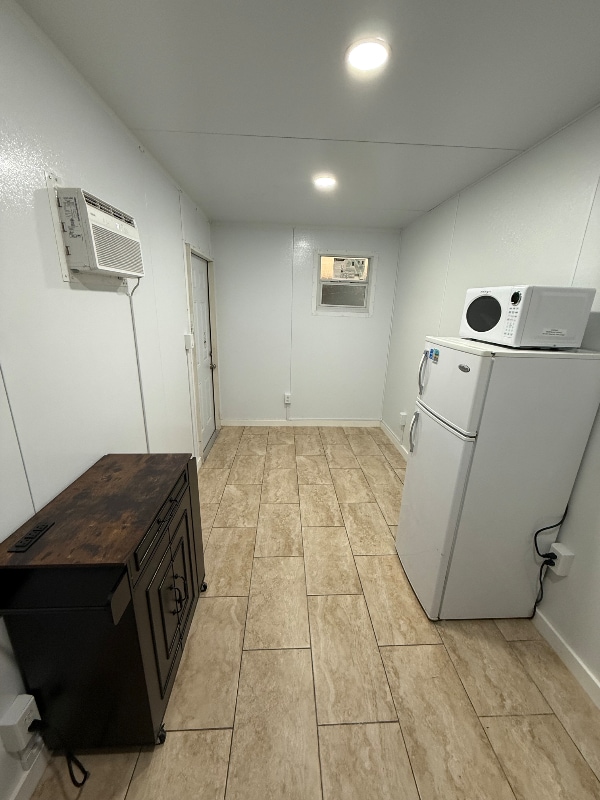 Photo - 231 W 41st St