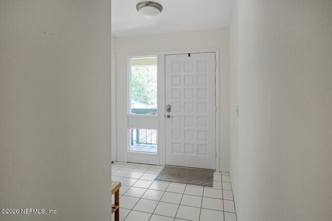 8012 Hollyridge Rd Unit 17U