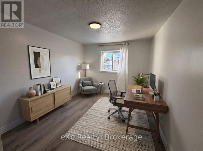 Photo - 303 Bankside Dr