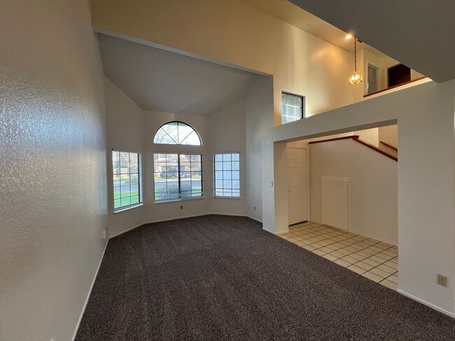 Photo - 4 bedroom located in Sylvan School District!