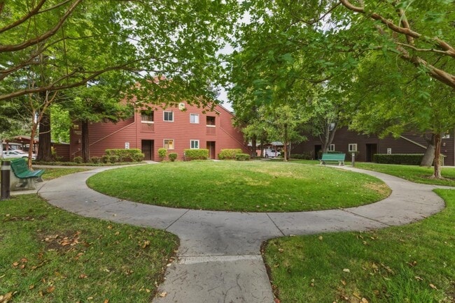 Photo - 1144 Yarwood Ct