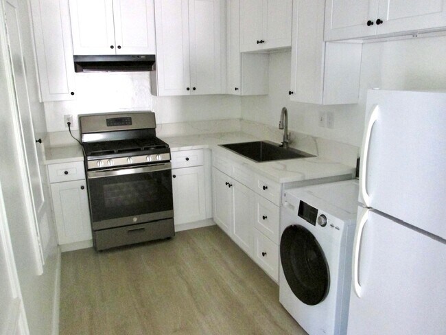 Photo - 6840 Camrose Dr Unit 6834