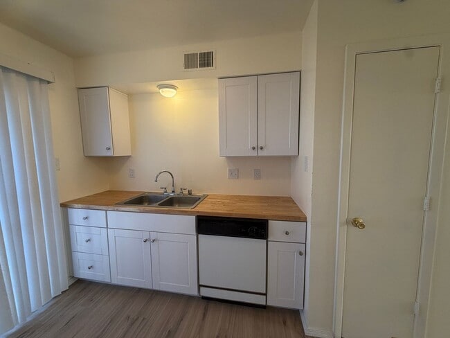 Photo - Louisiana Blvd SE-1125 Unit 1125-A