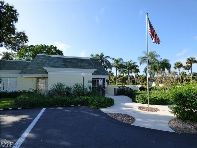Building Photo - 10 Regency Ct