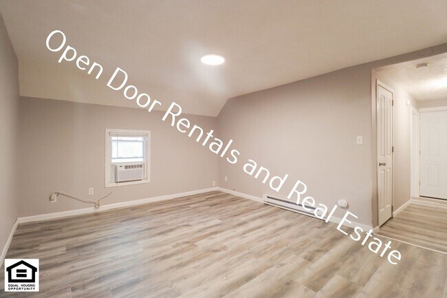 Photo - 328 N State St Unidad 4