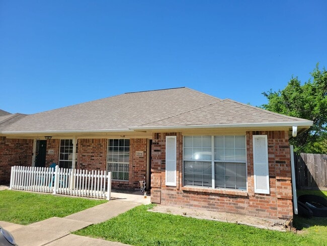 Photo - Bryan - 3 Bedroom / 2 Bath / Duplex / Fenced Yard.