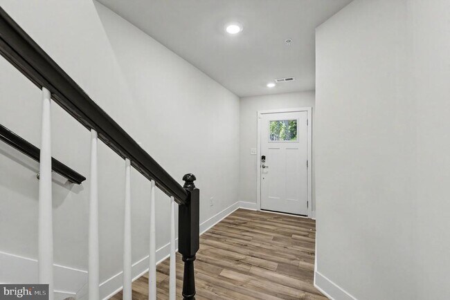 Photo - 238 Waterstone Rd