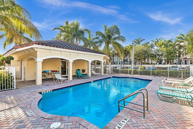 Photo - 323 Bayfront Dr