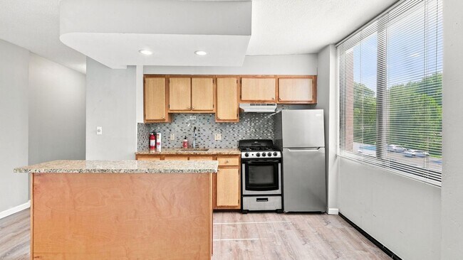 Photo - 801 Yale Ave Unit 104