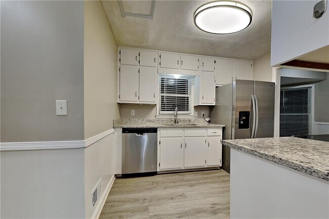 Photo - 3494 Sheree Trail