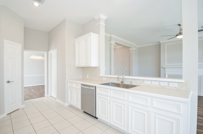 Building Photo - 2123 Thistlerock Ln