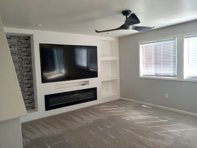 Photo - Spacious 4-Bedroom Home with 3 Full Baths in Swartz Creek