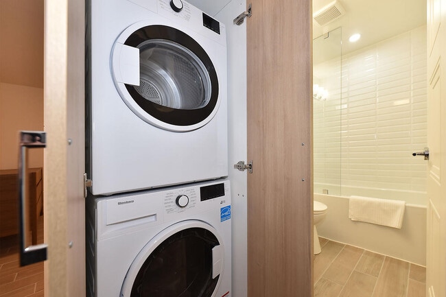 Photo - 160 Dowling Ave Unit Studio