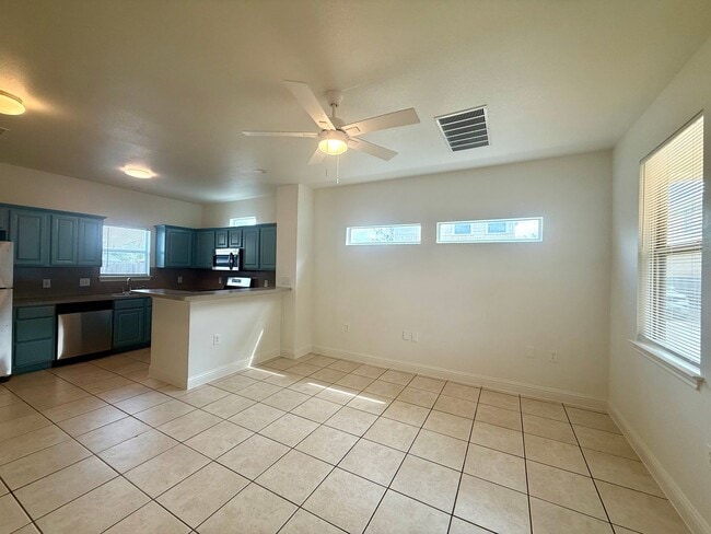 Photo - Meador-6916 Unit B