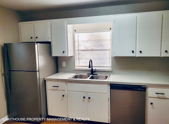 Photo - Cozy 2/1 duplex