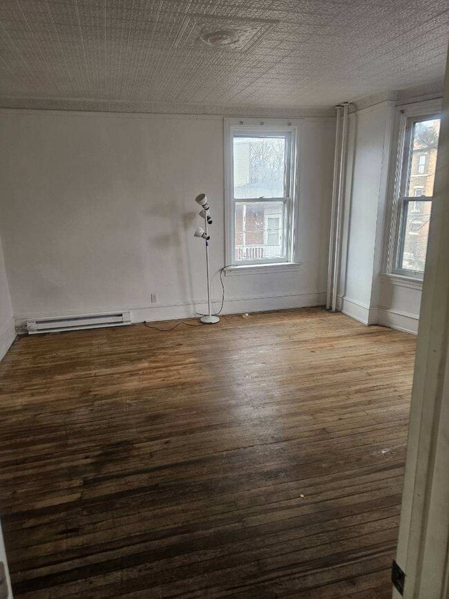 Photo - 10 S 19th St