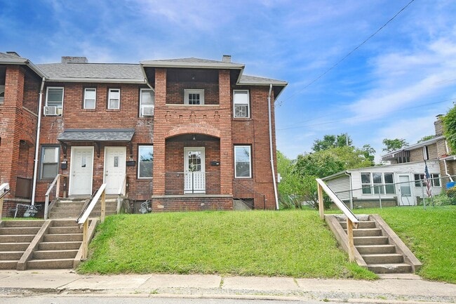 Building Photo - 1037 N 6th St Unit 1037