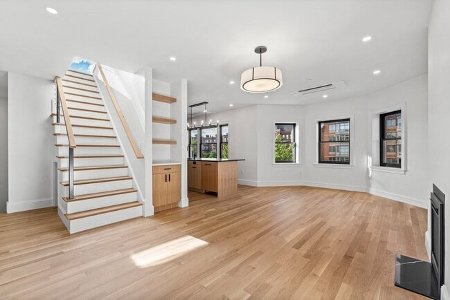 Photo - 903 Beacon St Unidad 3 Rental
