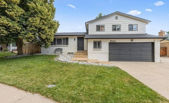 Building Photo - 9563 W Caley Ave