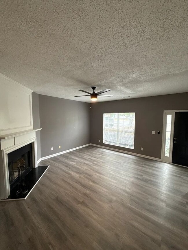 Photo - Cozy & Spacious 3BR 2 Bath Home in Lithonia!