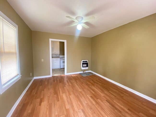 Photo - 114 SE 40th St