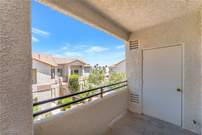 Photo - 1830 N Buffalo Dr Unit 2115