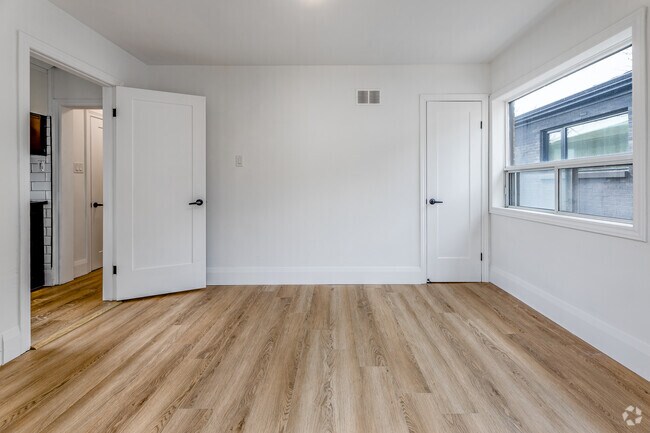 1BR, 1BA - 269SF - Bedroom - 1252 Davenport Rd