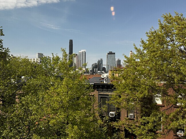 Building Photo - 682 President St Unit Top Fl Furnishd Summer Rental