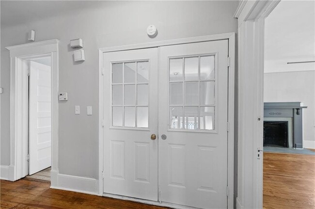 Photo - 693 Myrtle St NE