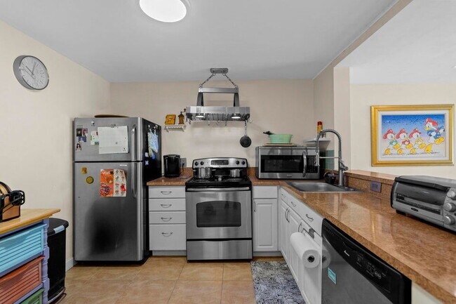 300 NE 26th Ave Unit 1140