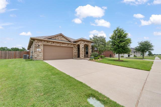 Photo - 1211 Larkspur Ln