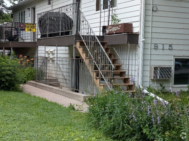 Building Photo - 915 9th St S Rental