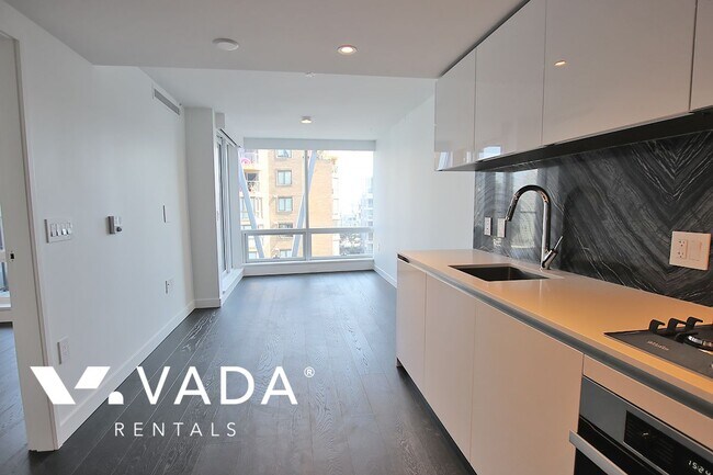 Building Photo - 8X On The Park 1 Bedroom Apartment For Ren... Unit 1207