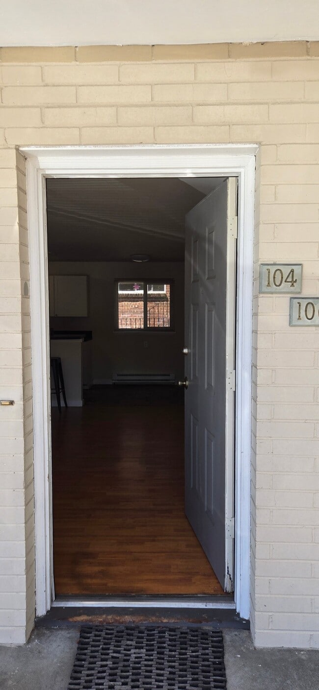 Photo - 400 NE 65th St