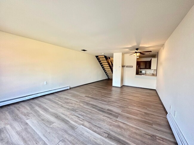 Photo - 11958 W Mill Rd Unidad 16 Rental