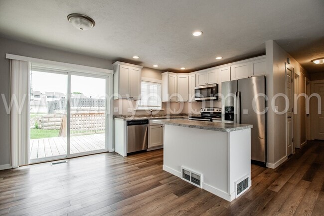 Photo - Beautifully Remodeled 3 Bedroom / 1.5 Bath Home | Millard
