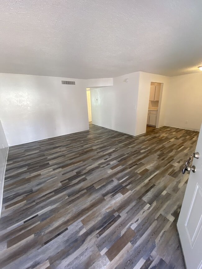Photo - Buenas @ 1310 Apartments