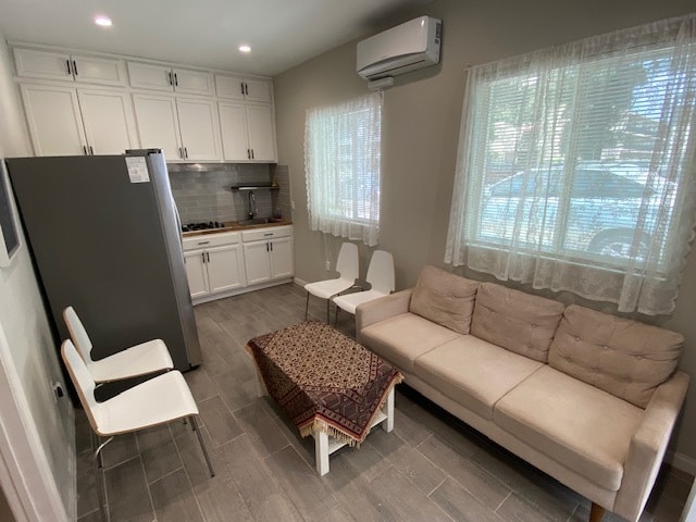 Photo - 21520 Saticoy St Unit A