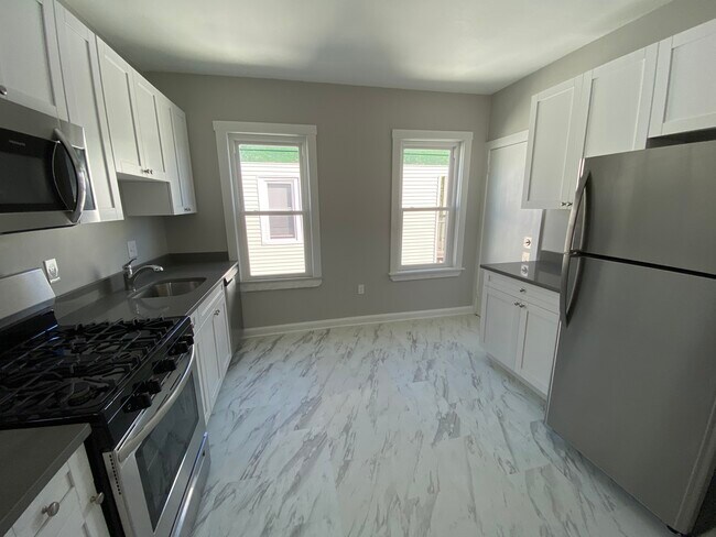 48 Mora St Unit 2