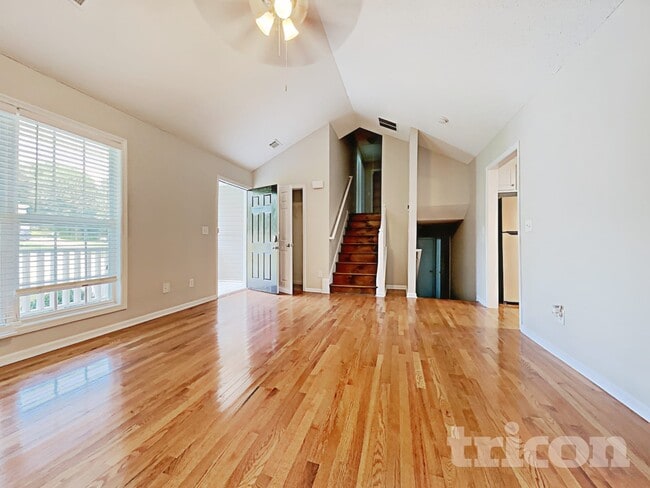 Photo - 122 Chippewa Run