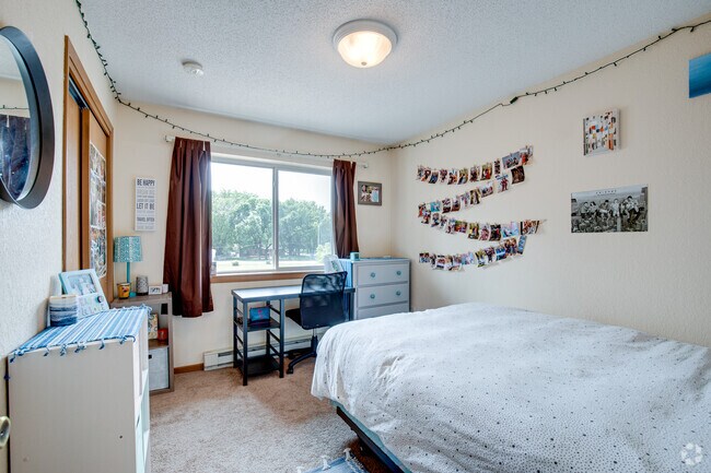 Bedroom 2 - 2nd Floor