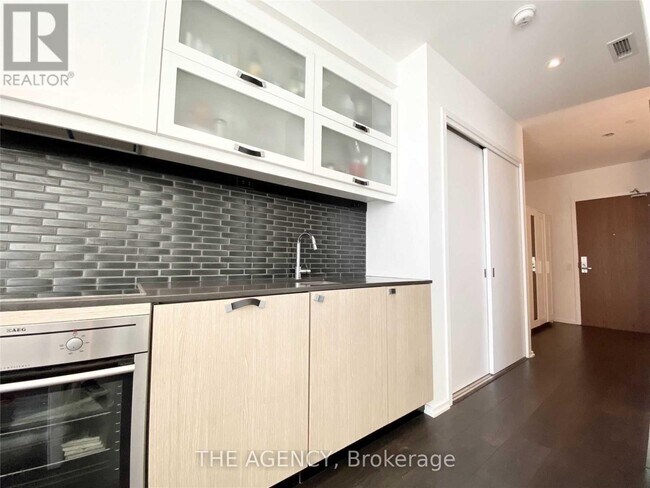 Photo - 783 Bathurst St Unit 718