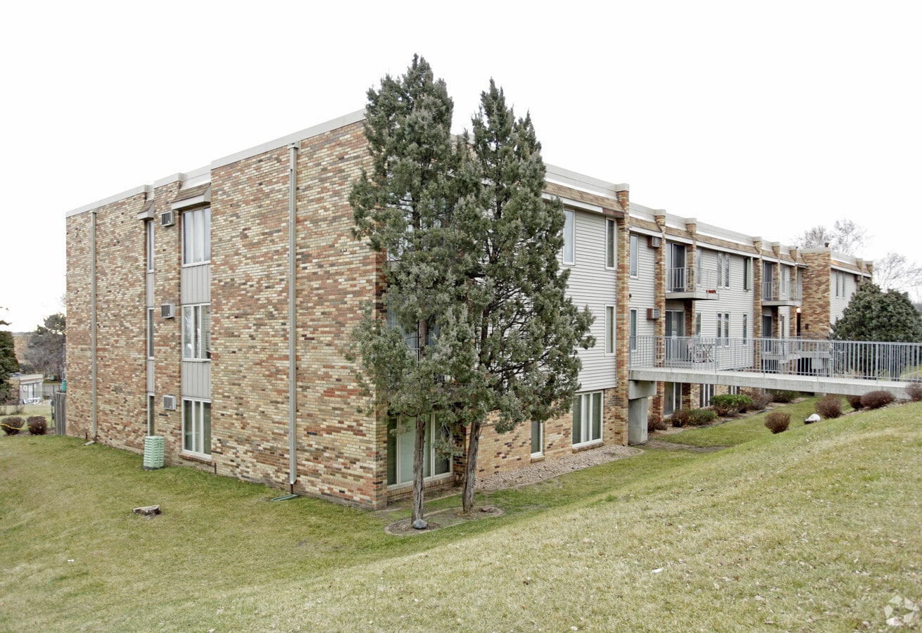 Bridgewood Apartments - Bridgewood Apartments