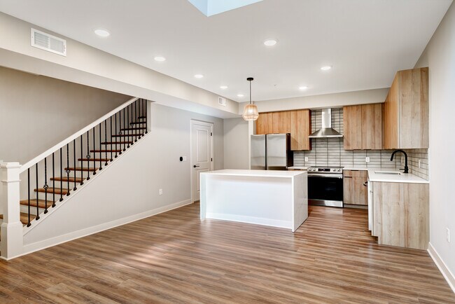 Green|House Short North
