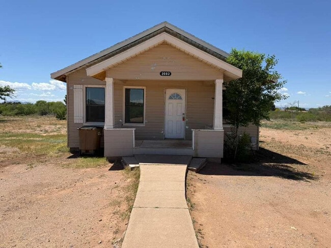 Building Photo - 2082 N Cougar Pl