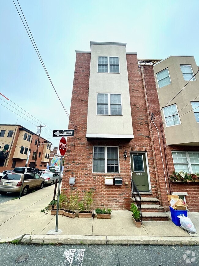Building Photo - 778 S Harshaw St Unit 2 Rental